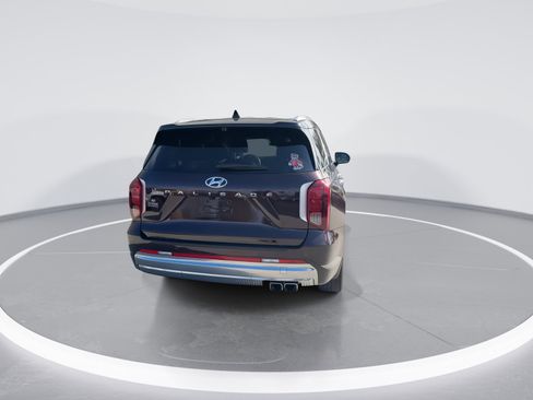 Used 2024 Hyundai Palisade Calligraphy image 8