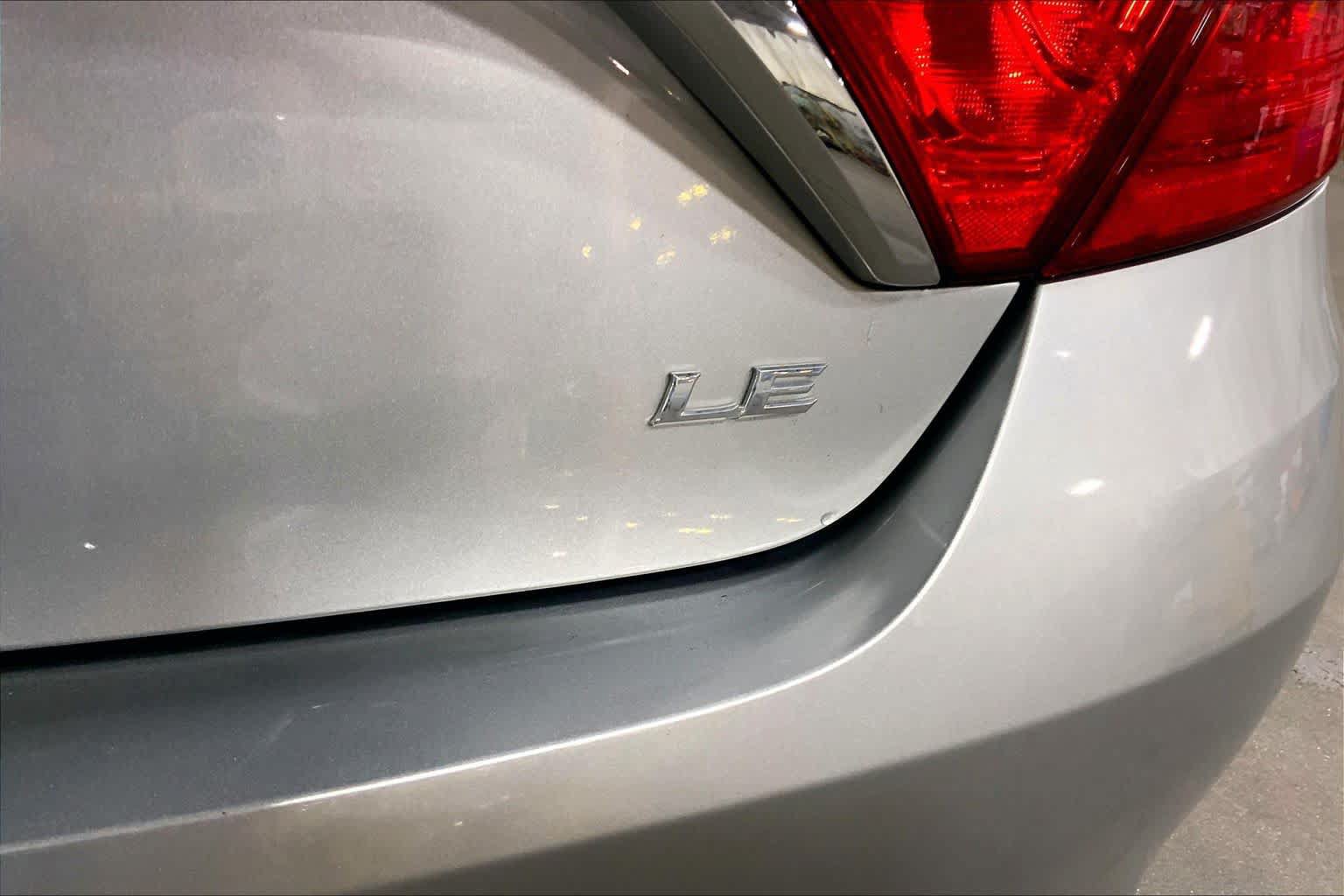 Used 2017 Toyota Camry LE FWD image 10