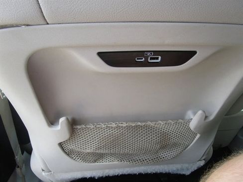 Used 2021 Chrysler Pacifica Touring-L image 20