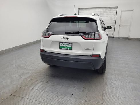 Used 2019 Jeep Cherokee Latitude w/ Cold Weather Group FWD image 7