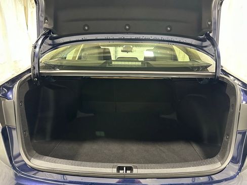 Used 2025 Toyota Corolla LE image 49