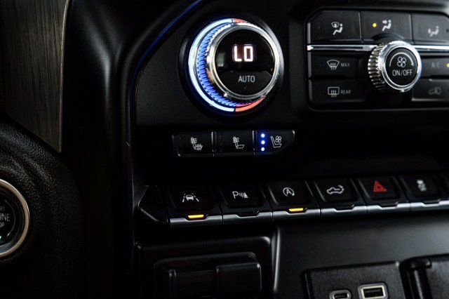 Used 2020 GMC Sierra 1500 Denali w/ Denali Ultimate Package AWD/4WD image 24