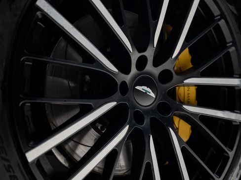 Used 2023 Aston Martin DBX AWD/4WD image 22