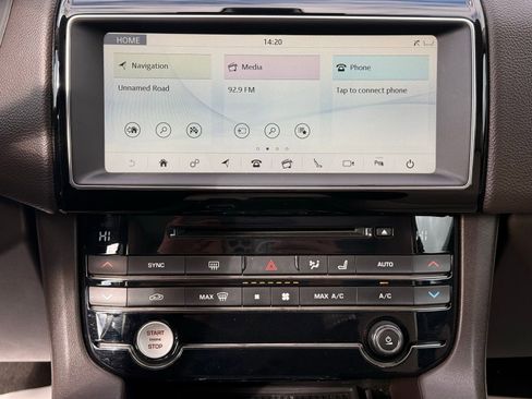 Used 2018 Jaguar F-PACE Prestige image 22