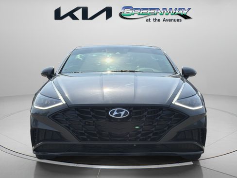 Used 2021 Hyundai Sonata Limited w/ Cargo Package FWD image 2