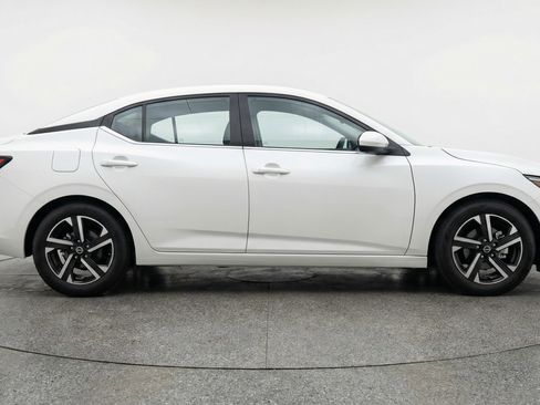 Used 2025 Nissan Sentra SV image 11