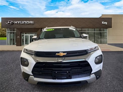 Used 2023 Chevrolet TrailBlazer LT image 2