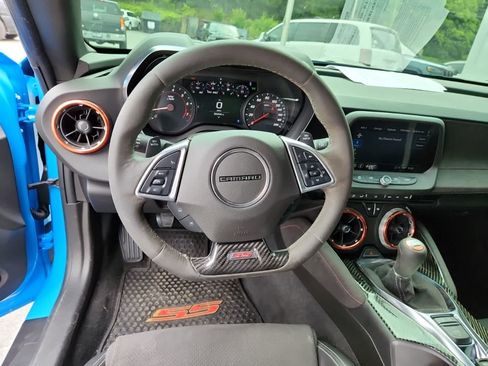 Used 2023 Chevrolet Camaro SS RWD image 13