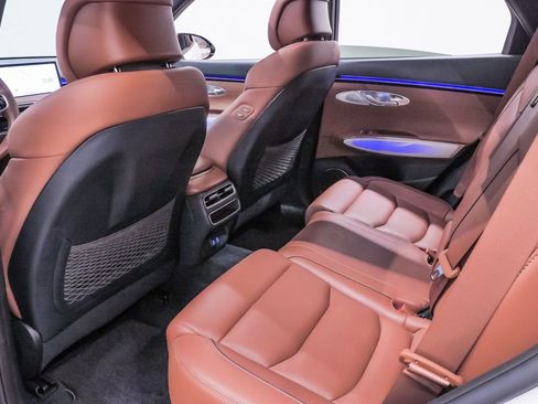 Certified 2026 Genesis GV70 2.5T Advanced image 11