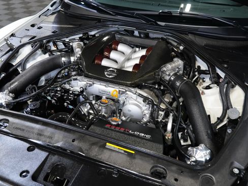 Used 2017 Nissan GT-R Premium AWD/4WD image 47