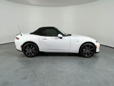 Used 2025 MAZDA MX-5 Miata Grand Touring w/ Appearance Package RWD image 4