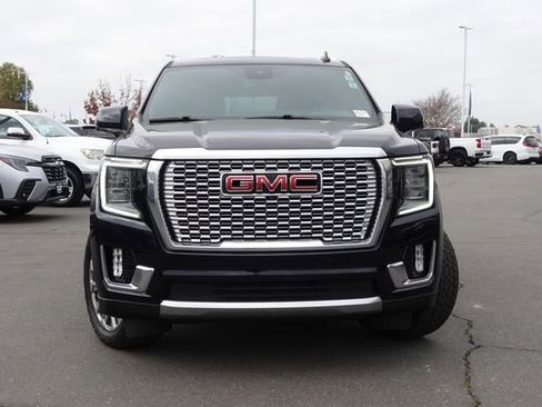 Used 2023 GMC Yukon XL Denali image 2
