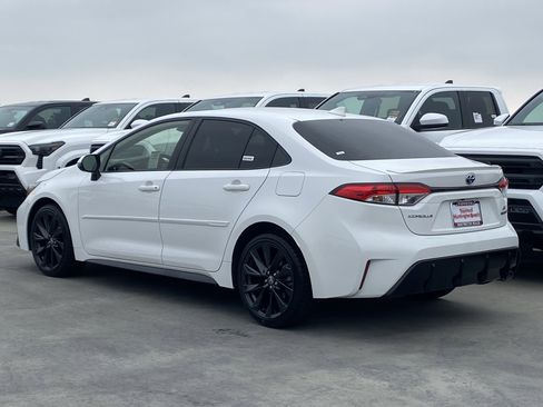 Certified 2024 Toyota Corolla SE w/ SE Package FWD image 5