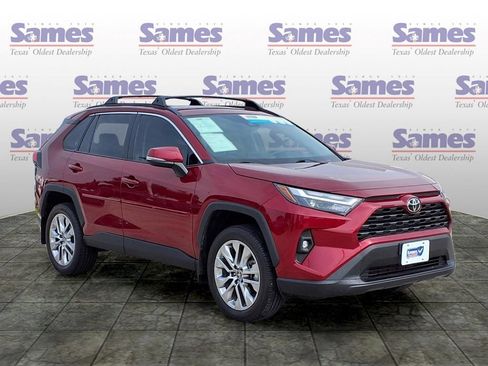 Used 2025 Toyota RAV4 XLE Premium FWD image 1