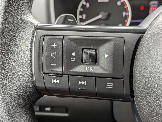 Used 2024 Nissan Rogue SV AWD/4WD image 25