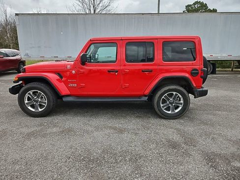 Used 2022 Jeep Wrangler Unlimited Sahara w/ Cold Weather Group image 4