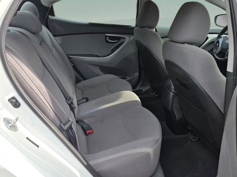 Used 2014 Hyundai Elantra SE FWD image 10