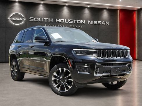 Used 2023 Jeep Grand Cherokee Overland AWD/4WD image 1
