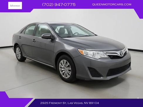 Used 2012 Toyota Camry LE image 1