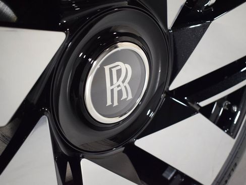 New 2026 Rolls-Royce Cullinan AWD/4WD image 19