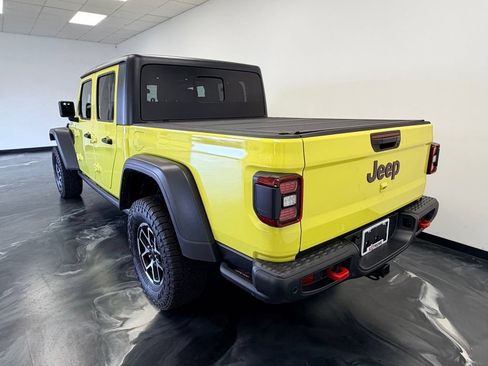 Used 2024 Jeep Gladiator Rubicon w/ Convenience Group AWD/4WD image 20