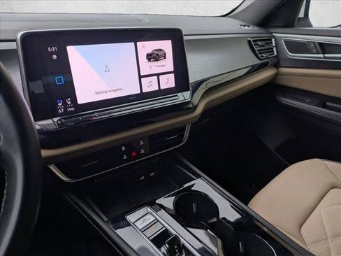 Used 2024 Volkswagen Atlas Cross Sport SE w/ Panoramic Sunroof Package AWD/4WD image 13