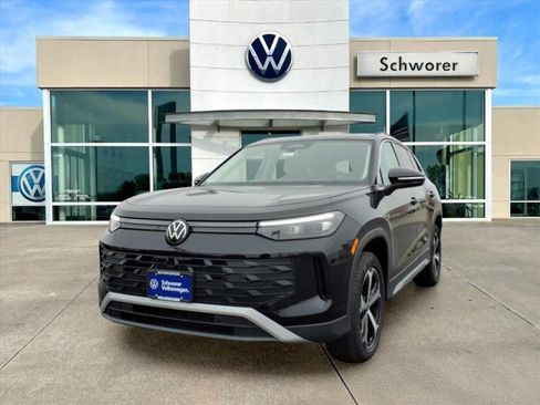 New 2026 Volkswagen Tiguan SE image 9