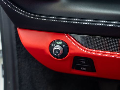 Used 2022 Ferrari F8 Tributo RWD image 41