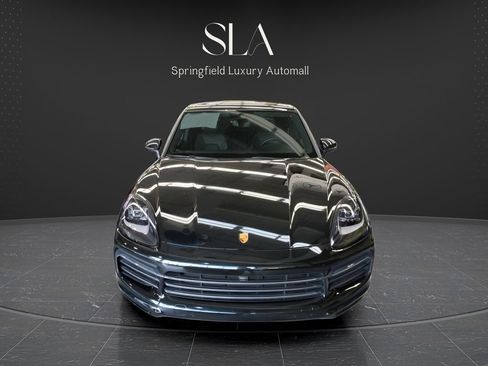 Used 2023 Porsche Cayenne Platinum Edition w/ Towing Package w/o Tow Ball AWD/4WD image 2