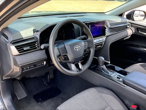 Used 2025 Toyota Camry LE FWD image 18
