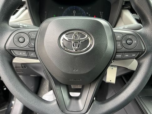 Used 2026 Toyota Corolla Cross L image 14