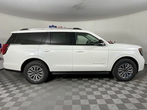 New 2026 Ford Expedition Platinum image 2