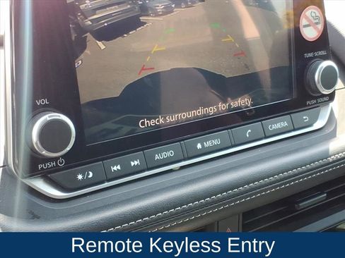 Used 2024 Nissan Rogue S image 4