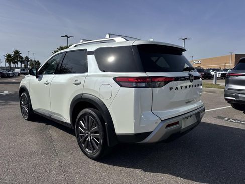 Used 2024 Nissan Pathfinder SL w/ SL Premium Package image 8