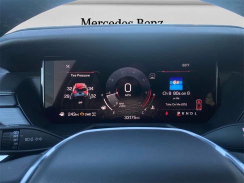 Used 2024 GMC Acadia Elevation image 18