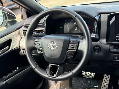 Used 2025 Toyota Camry SE w/ Convenience Package FWD image 19