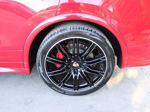 Used 2016 Porsche Cayenne GTS AWD/4WD image 7
