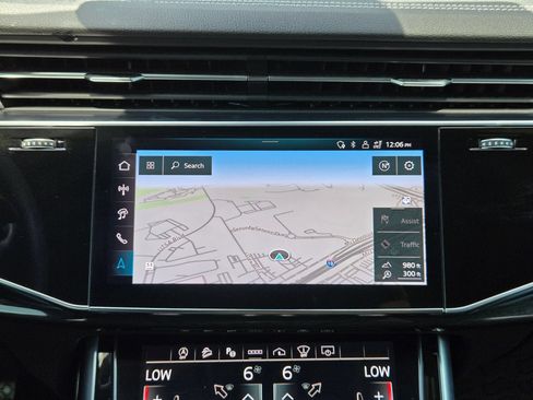 Used 2024 Audi Q8 Prestige AWD/4WD image 17