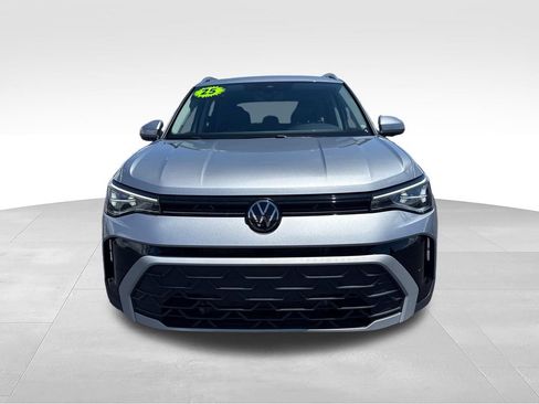 Used 2025 Volkswagen Taos SE AWD/4WD image 22