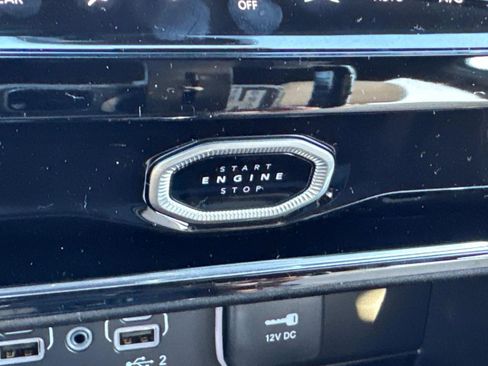 New 2026 Jeep Grand Cherokee Limited w/ Limited Altitude Package AWD/4WD image 32