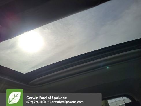 Used 2022 Toyota RAV4 XLE Premium image 35