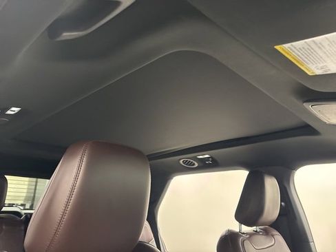 Used 2020 Ford Explorer Platinum w/ Premium Technology Package image 18