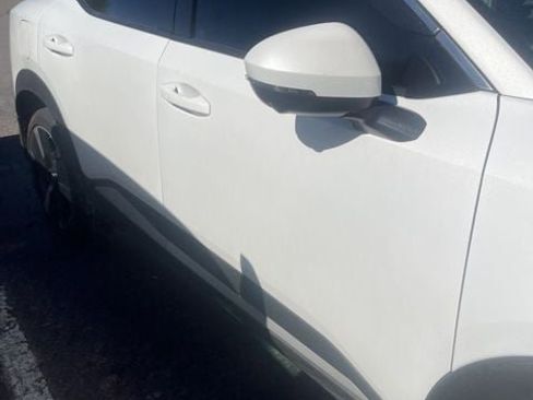 Certified 2025 Nissan Kicks SR w/ Illumination Package image 12