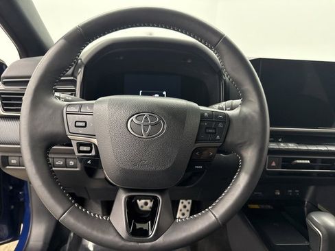 Used 2025 Toyota Camry SE w/ Multimedia Upgrade Package image 26