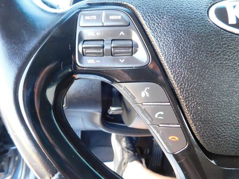 Used 2017 Kia Forte EX image 10