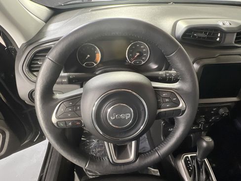 Used 2022 Jeep Renegade Latitude w/ Convenience Group image 11