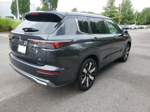 Used 2025 Mitsubishi Outlander SE AWD/4WD image 4