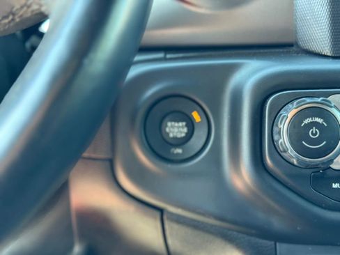 Used 2018 Jeep Wrangler Unlimited Sport S image 24