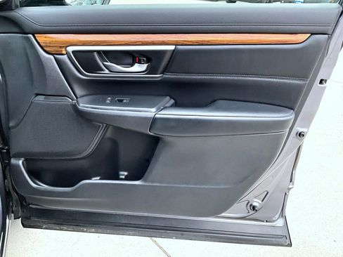 Used 2019 Honda CR-V Touring image 17