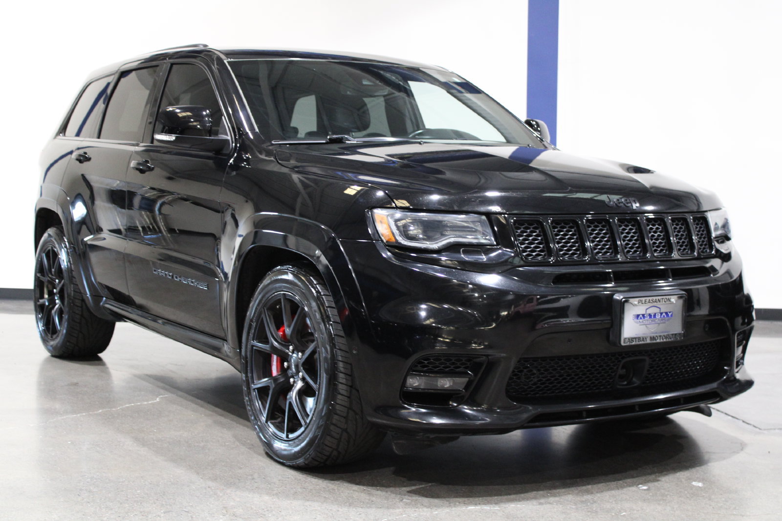 Used 2018 Jeep Grand Cherokee SRT AWD/4WD image 3